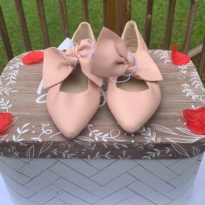 Little girl size 13 Stevie’s cute pink shoe